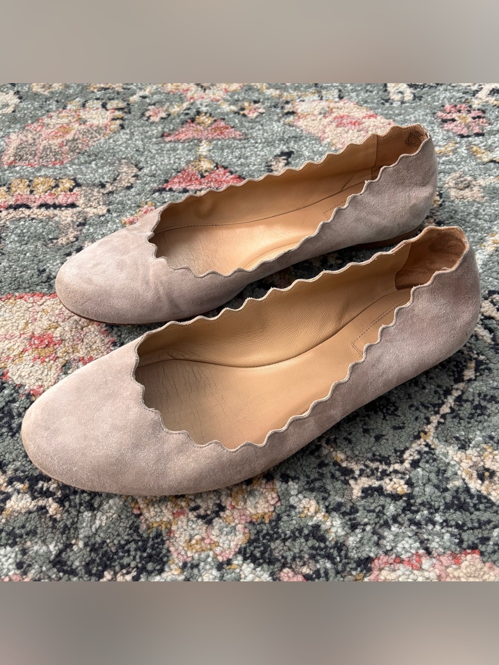 Chloe Lauren Scalloped Suede Ballet Flats in Soft Grey Sz 10 or 40